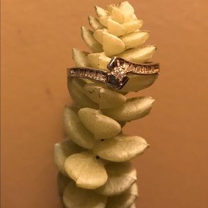 Ring 10k White gold with diamonds size 61/2